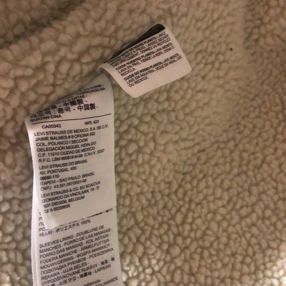 Levis Sherpa Trucker Jacket - Picture 3 of 5